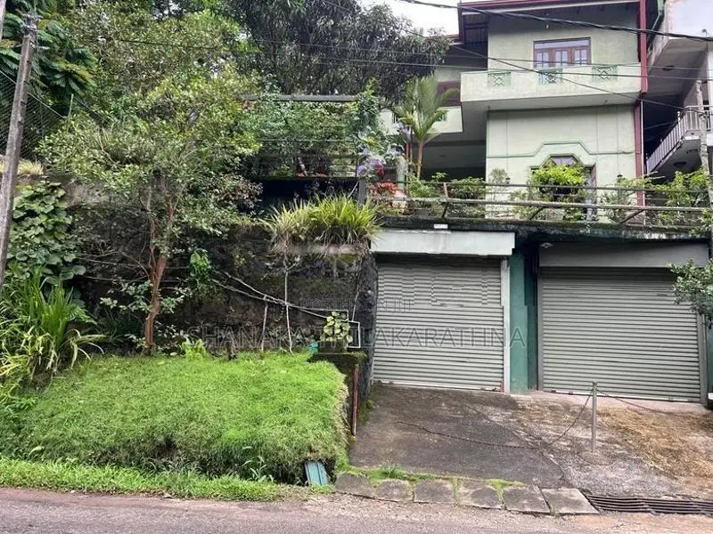 5-Bedroom House for Sale – Pannideniya