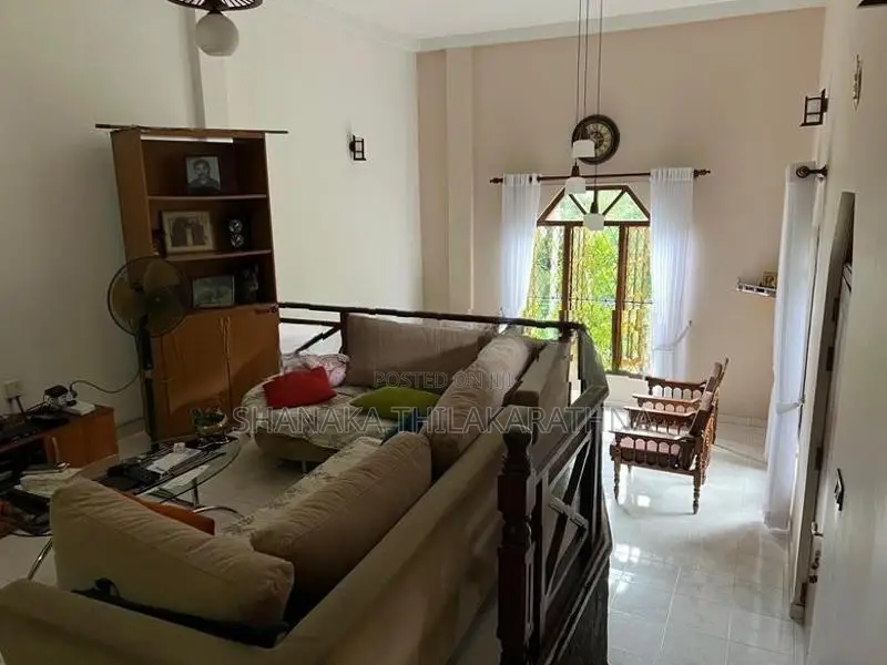 5-Bedroom House for Sale – Pannideniya