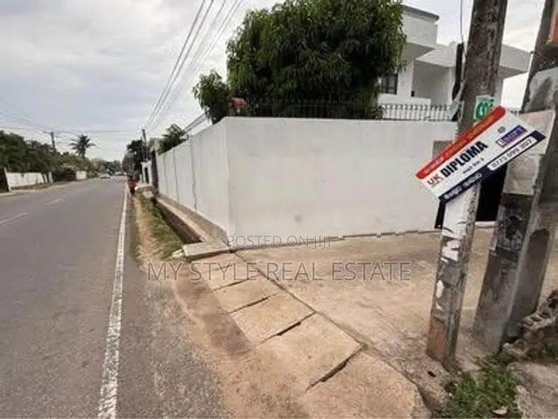20 P Land in Negombo Temple Road for Sale