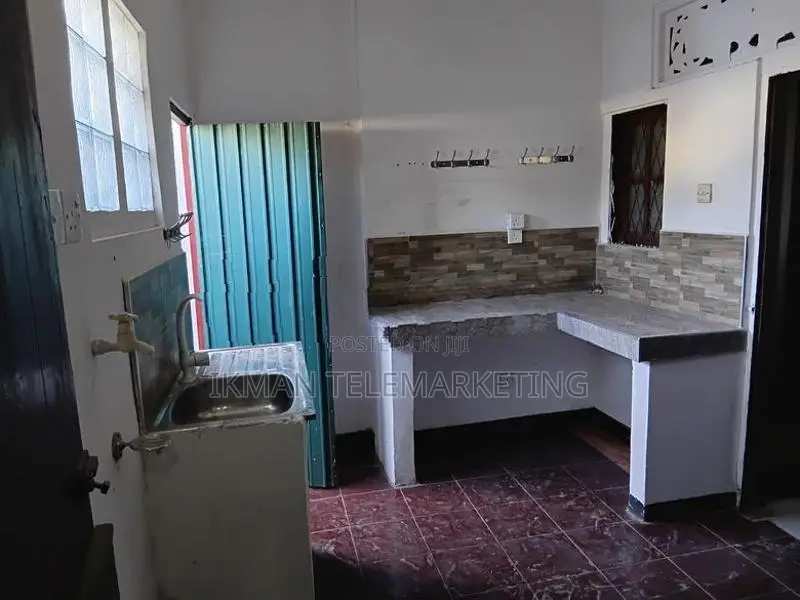Second-Floor Unit for Rent in Ja-Ela Town