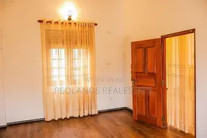 (RR521) Upstairs Unit for Rent in Moratuwa Egoda Uyana