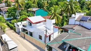 කඩවත පදින්චි නොවූ නව නිවස
