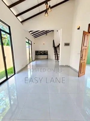 කඩවත පදින්චි නොවූ නව නිවස