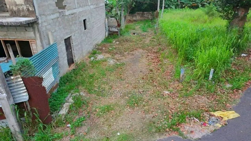 කඩවත ගෝනහේන පාරෙන් ඉඩම