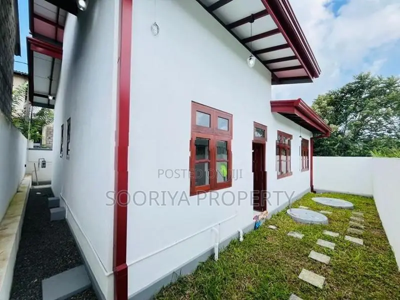 Super Luxury Brand New House for Sale in Piliyandala Kahathuduwa