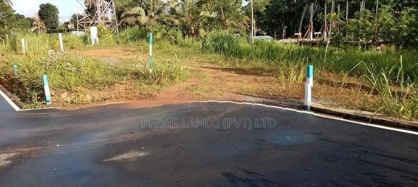 මීපාවලින් අගනා නේවාසික බිම් කොටස්