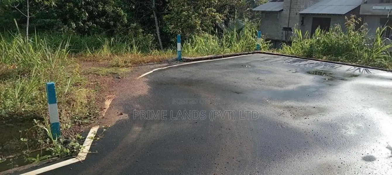 මීපාවලින් අගනා නේවාසික බිම් කොටස්