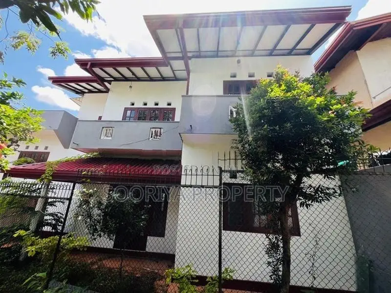 Valuable 2 Story House for Sale in Thalawathugoda