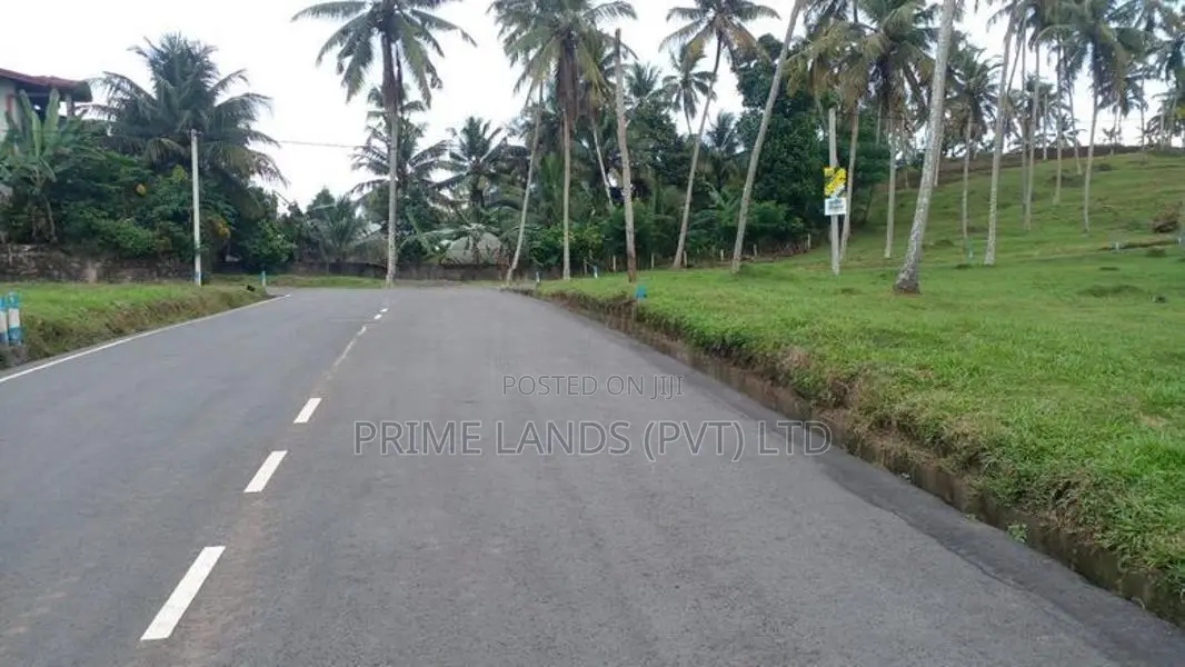 මාතර කඹුරුගමුවෙන් අගනා නේවාසික බිම් කොටස්