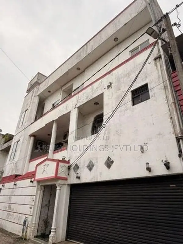 Solar Powered House for Rent in Polhengoda Colombo 05 [ 2301C ]