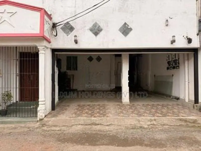 Solar Powered House for Rent in Colombo 05 [ 2301C ]