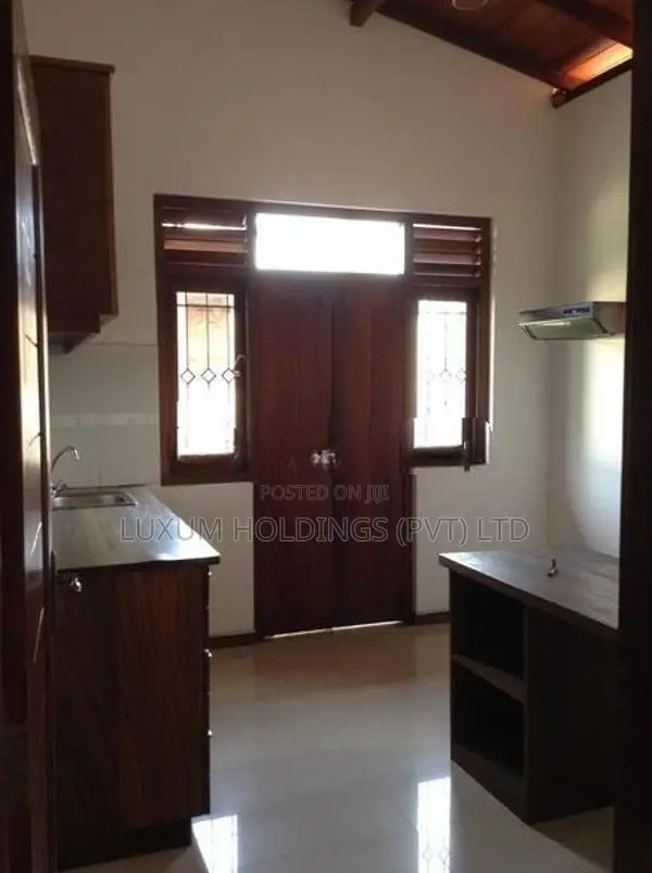 Large House For Rent Off Baddagana Road Pita Kotte [ 2051C ]