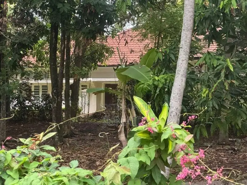 200 Perch Land with a 10 Bedroom House for sale Dehiwala
