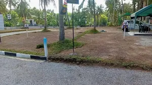 කොච්චිකඩේ මීගමුව 250 බස් පාරට ආසන්නව නේවාසික බිම් කොටස්