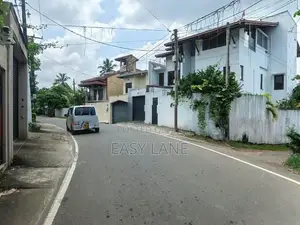 නුගේගොඩ – මිරිහාන තලපත්පිටිය ඉඩම විකිණීමට ‎