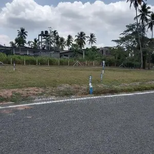 පැල්ලන්දෙණිය හන්දියෙන්ම සුපිරි ඉඩමක්