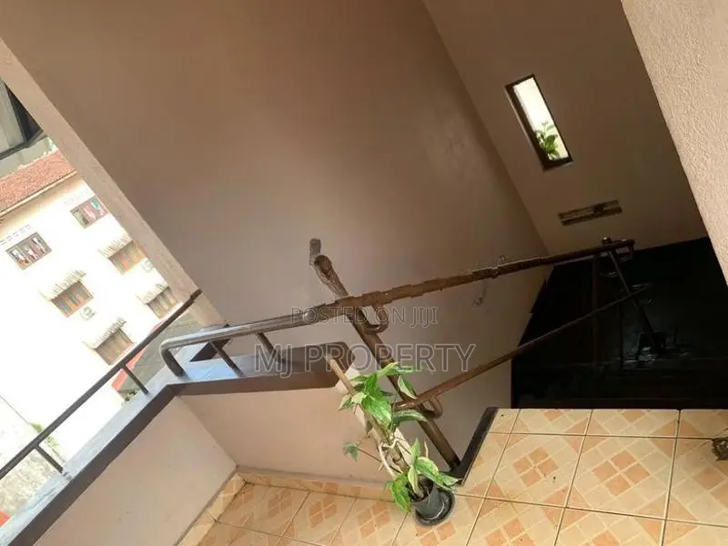 ( SC-1229) Valuable Upper Floor House Rent in Narahenpita