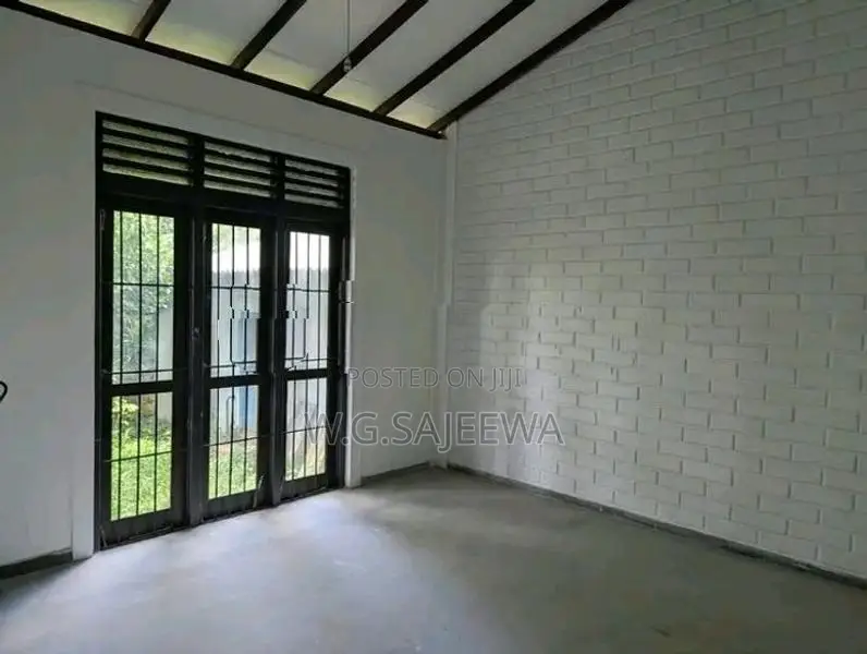 2 Storey house rent in Gampaha Yakkala road (Office or Residential)