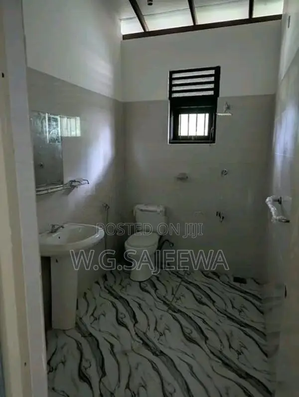 2 Storey house rent in Gampaha Yakkala road (Office or Residential)