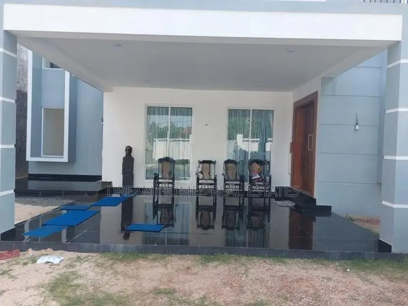 Modern Family Home for Sale in Ja-Ela