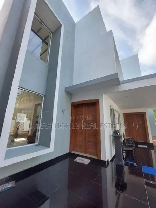 Modern Family Home for Sale in Ja-Ela
