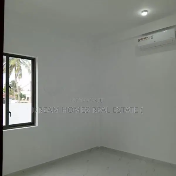 Luxury House With Rooftop For Sale – Negombo
