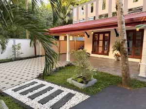 22.5-Perch Two-Storey Home - Nawagamuwa