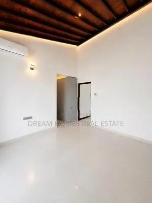 Spacious 4 Bedroom House for Sale in Thalawathugoda