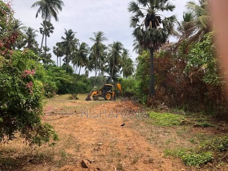 காணி விற்பனைக்கு.....