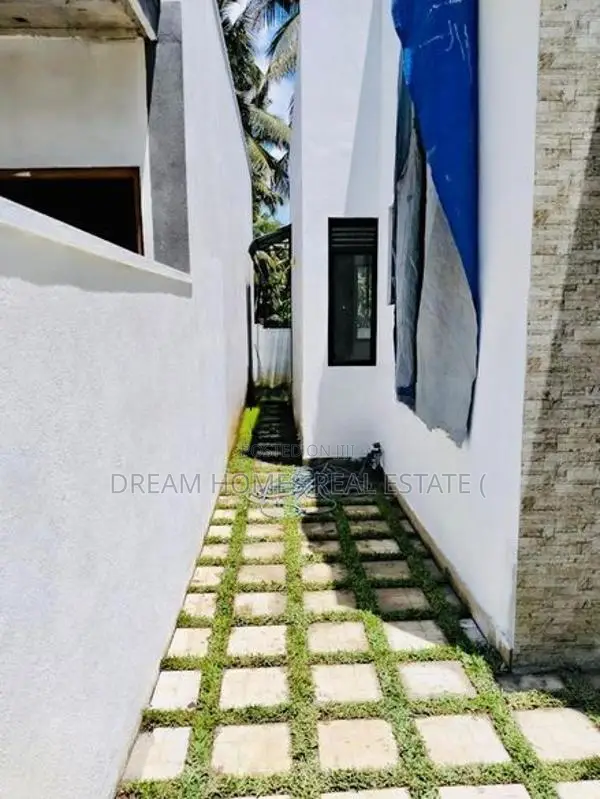 3-Bedroom House for Sale in Homagama