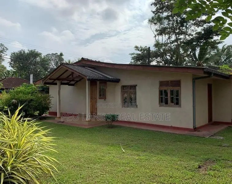 (AL357) 31 Perch Land with House for Sale in Pitipana