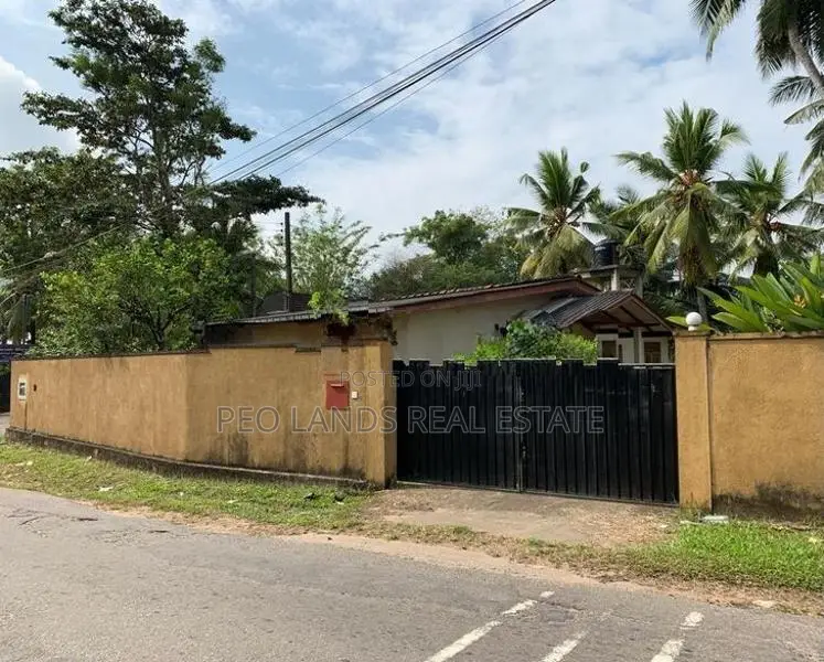 (AL357) 31 Perch Land with House for Sale in Pitipana
