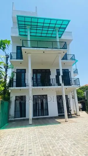 Morden 3-storey house for sale in Mount lavinia