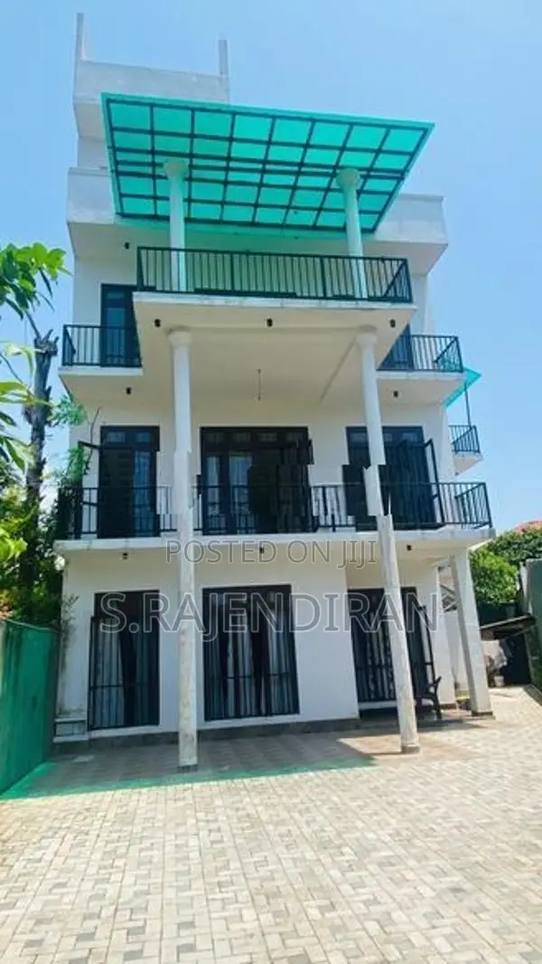 Morden 3-storey house for sale in Mount lavinia