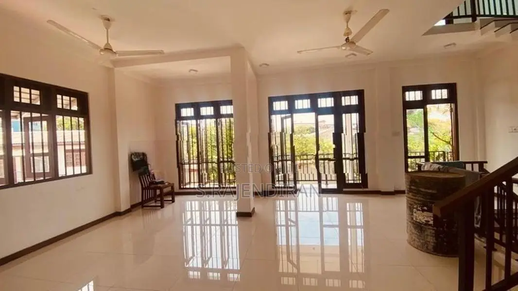 Morden 3-storey house for sale in Mount lavinia
