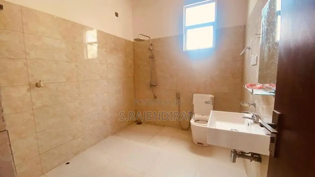 Morden 3-storey house for sale in Mount lavinia