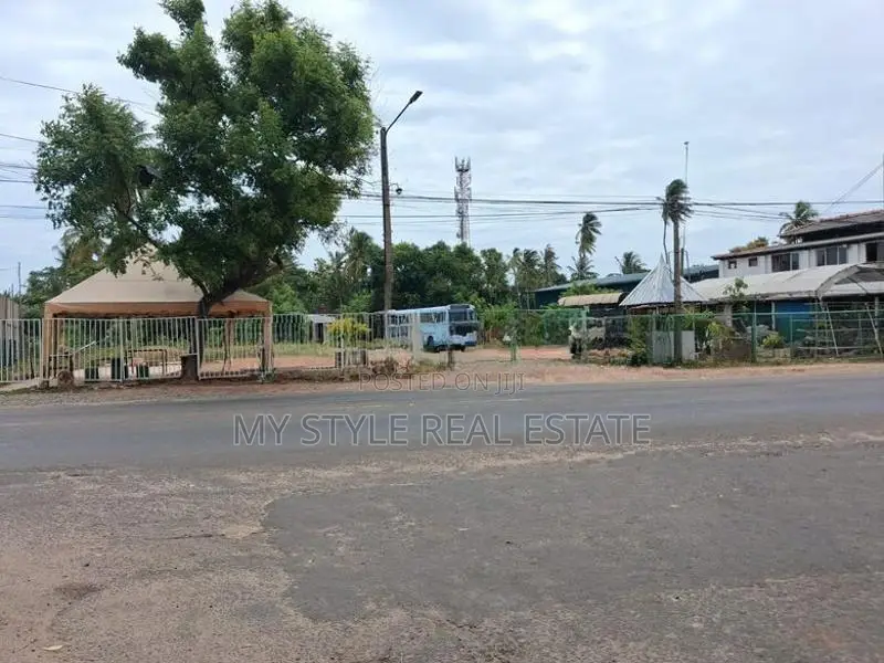 Negombo 258 P Land for Sale (facing Col-Chilaw Main Road)