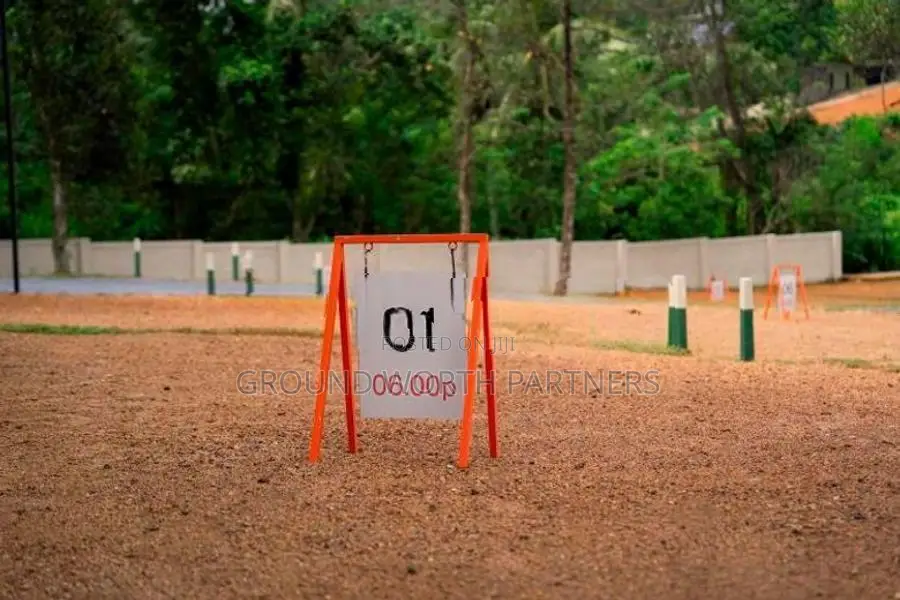 මාලඹේ ටවුන් එකට නුදුරින් අගනා නේවාසික බිම් කොටස් කිහිපයක් විකිණීමට
