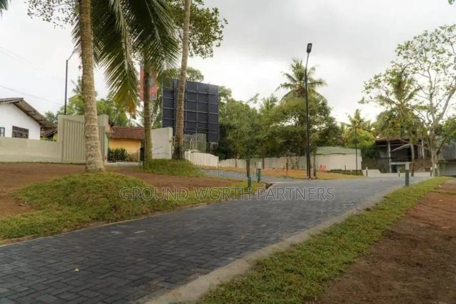 කොට්ටාව අධිවේගී පිවිසුමට සමීපව අගනා නේවාසික බිම් කොටස් විකිණීමට