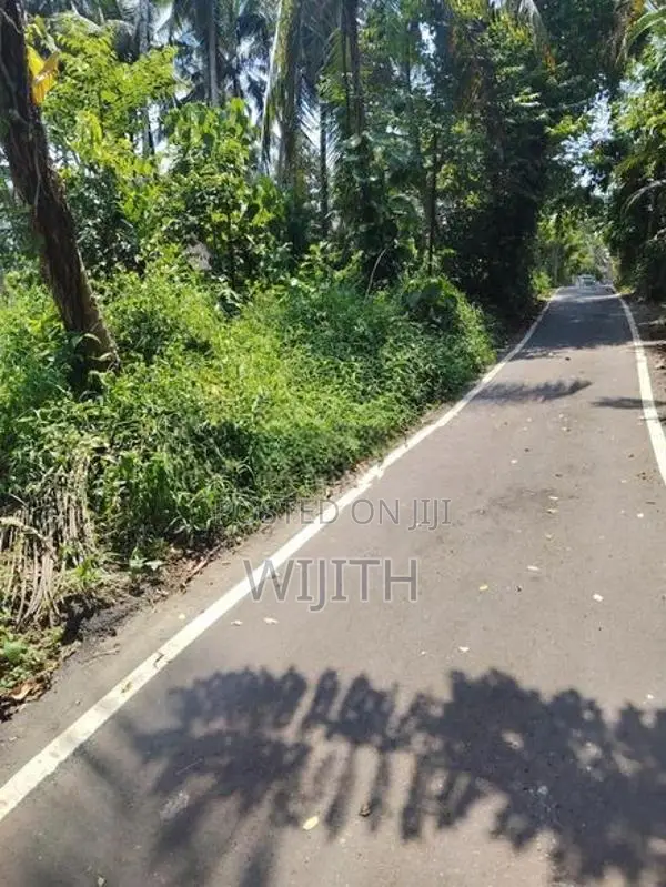 සීඝ්‍රයෙන් දියුණු වන මත්තේගොඩ විශ්වවිද්‍යාලයට ආසන්නව සුපරි ඉඩමක්