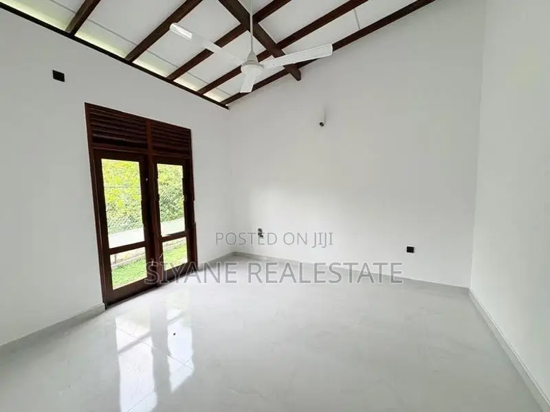 Luxury New House for Sale in Hokandara