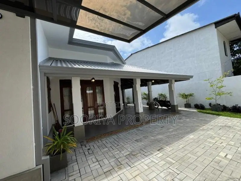 Spacious Newly Build House for Sale in Piliyandala