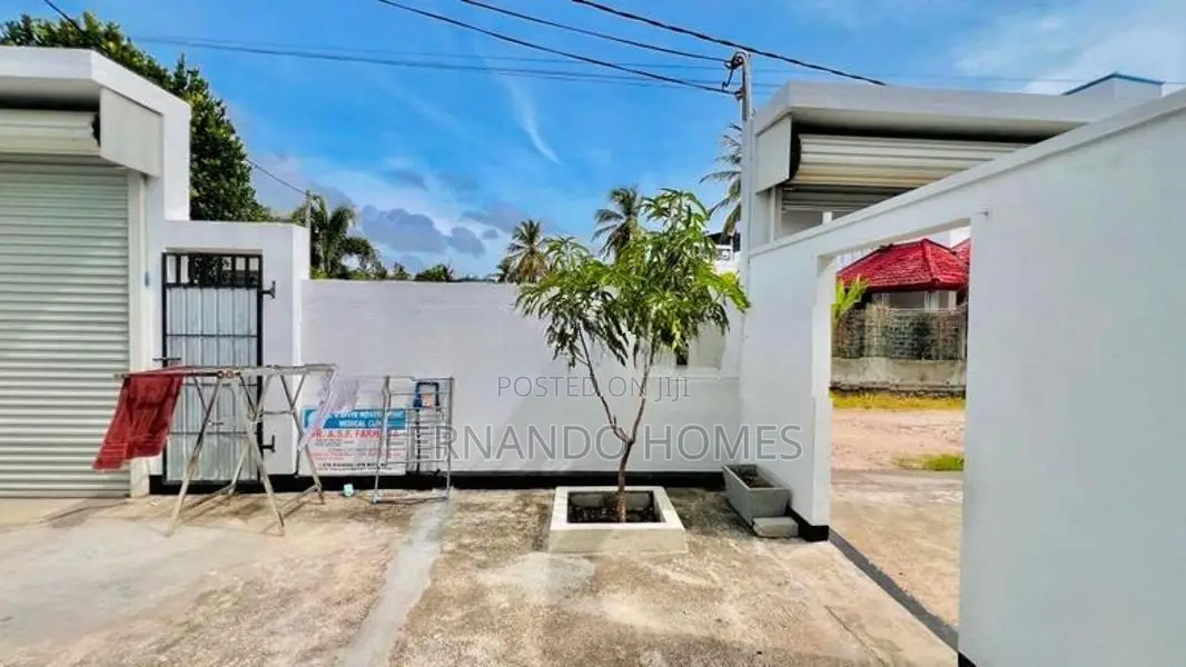 Luxury 1km To Beach Side Newly 4Br House for Sale Negombo