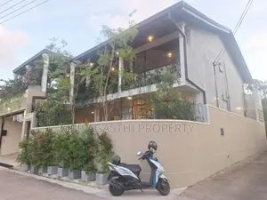 වෙලක් අද්දර ලස්සන නිවසක් ව්කිනිමට තලවතුගොඩ
