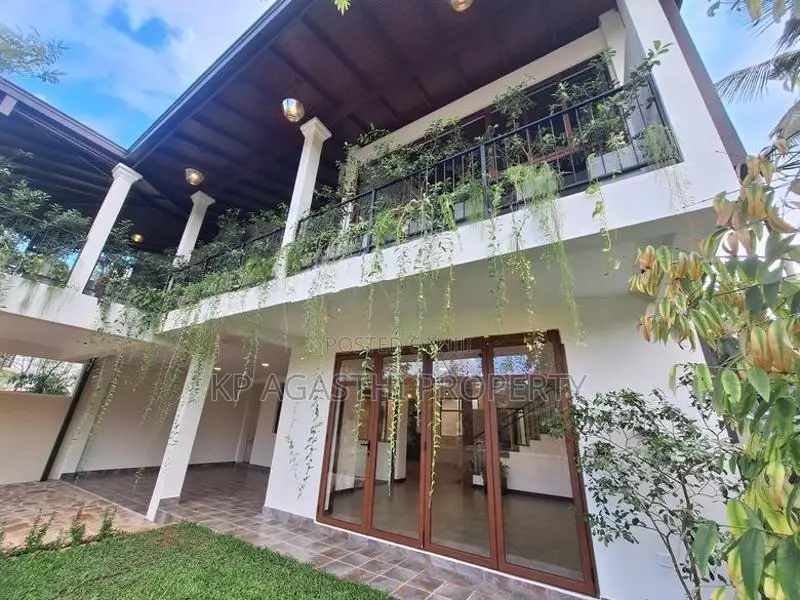 වෙලක් අද්දර ලස්සන නිවසක් ව්කිනිමට තලවතුගොඩ