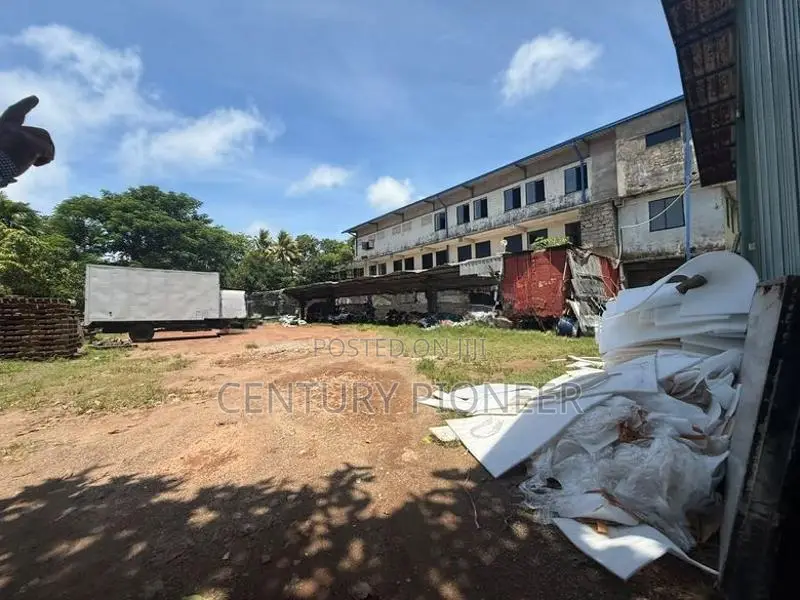 Warehouse for Sale in Mount Lavinia