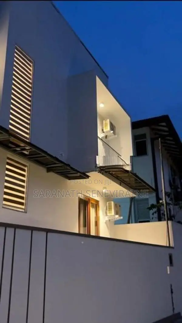 Brand-New Condition Fully Furnished - AC Luxury House Diyagama Homagam