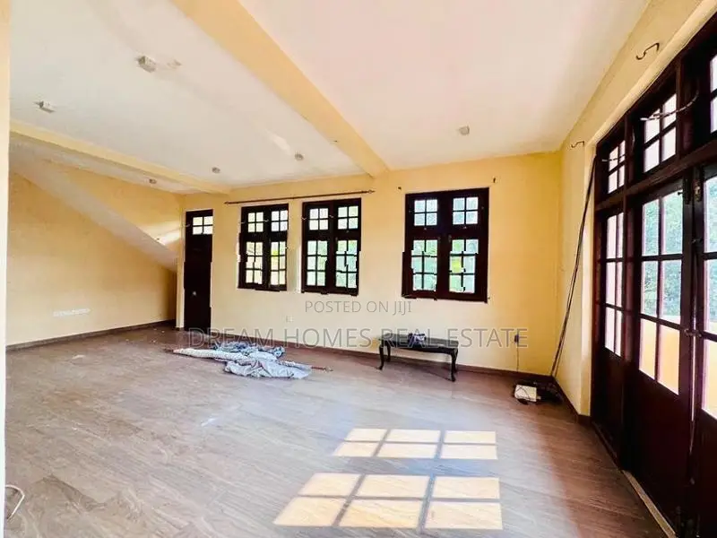 Prime Residential House with Land – Thalawathugoda (Kumaragewatta Rd)