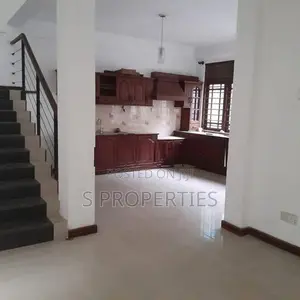 Solid house for sale in Dehiwela.13perches and the land 2 slots