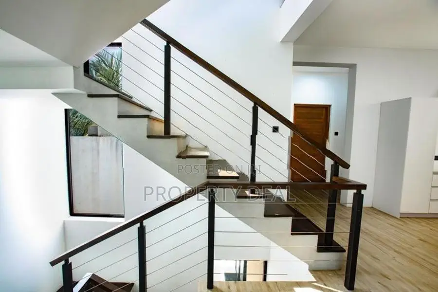 Luxury Architect-Designed 4-Bedroom House For Sale - PDH400